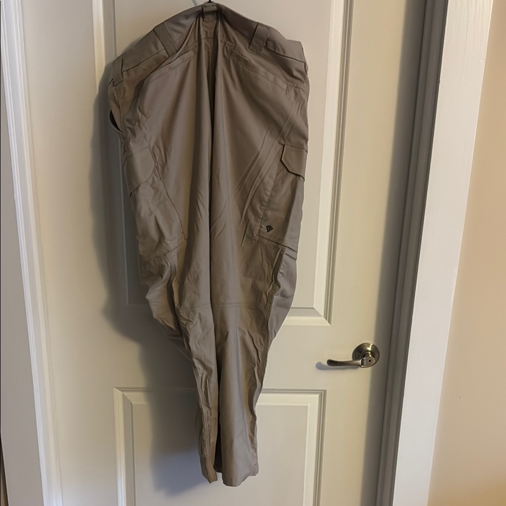 Tan Trousers with Relaxed Fit - Picture 2 of 4